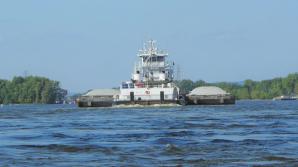 Barge Traffic on the Mississippi
