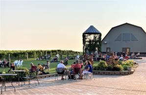 2021 ppl on lawn & patios 7-2_5616